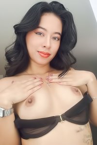 Leyla Grey Spreads Her Legs Teases Her Wet Pussy With Her Fingers